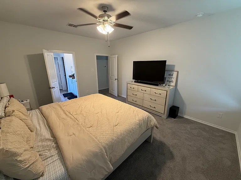 932 Crockett St — Photo 38