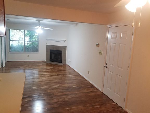 4th image of 3959 Horse Run Gln APT 203