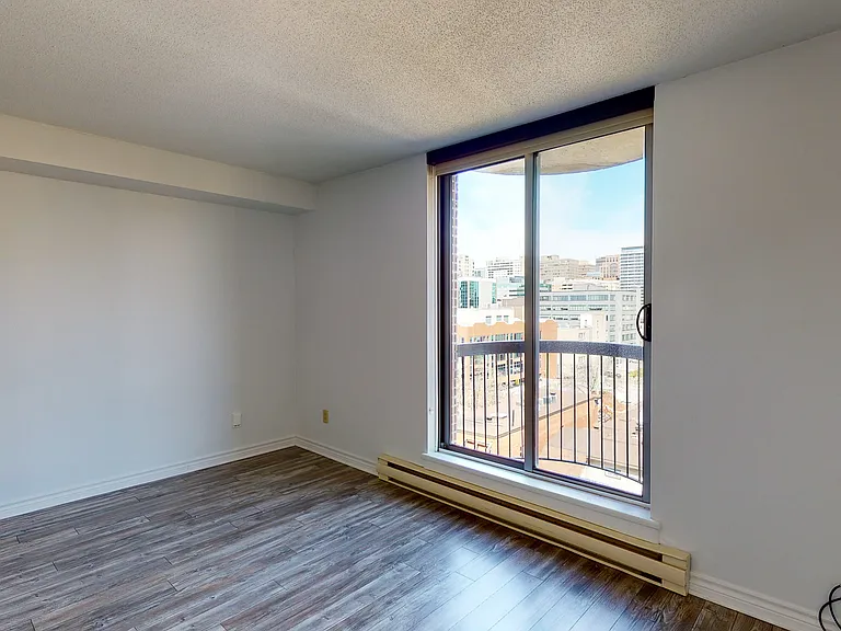 341 Maclaren St — Photo 42