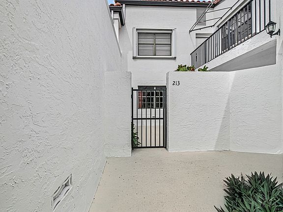 4th image of 6670 Villa Sonrisa Dr APT 213