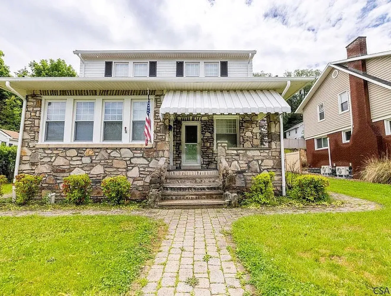 3 bed, 1400 sqft, $1,650 — Photo 1