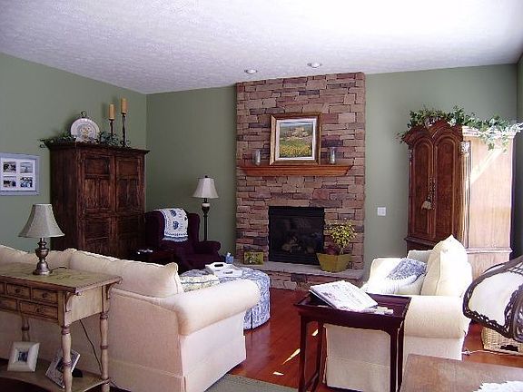 2nd image of 5027 Lake Forest Dr