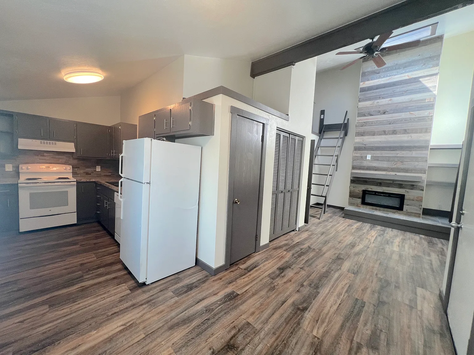 Portage Village Apartments — Photo 2