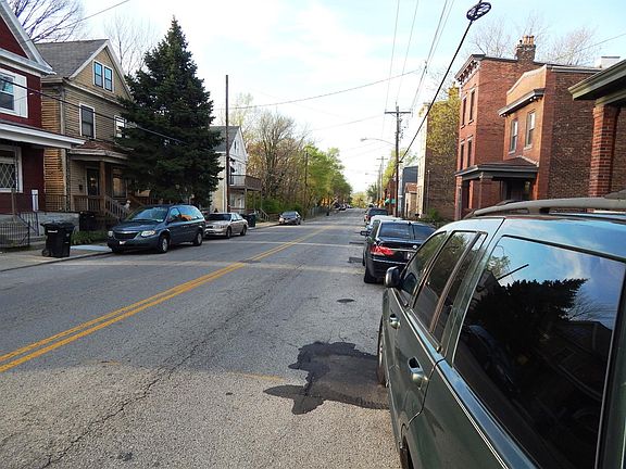 2nd image of 1821 Highland Ave