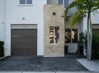 Venetian Parc West, Miami, FL 33187