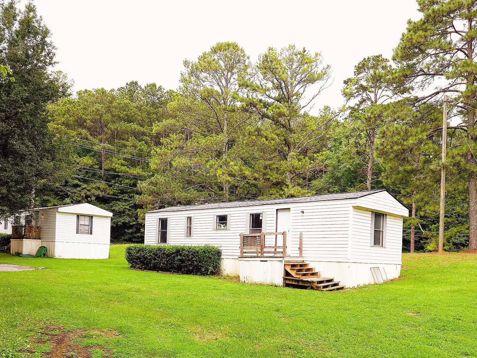 468 Center Rd SE — Photo 1