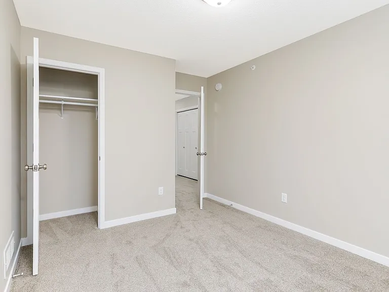 6138 Manchester Ave NE — Photo 17