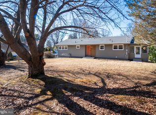 5 Edwards Pl, Ewing, NJ 08628