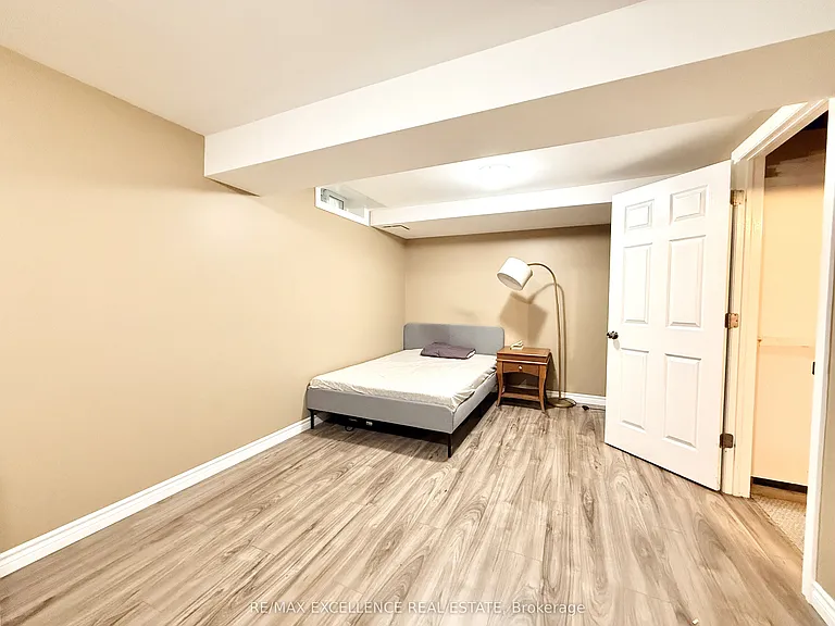 49 Woodlawn Ave — Photo 14