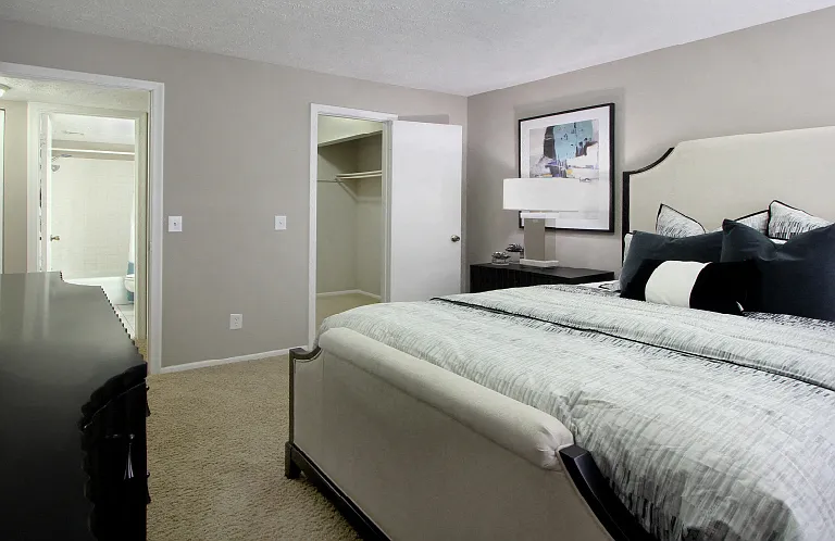 Inwood Village Apartments — Photo 16