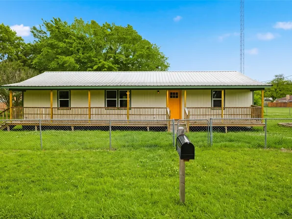 901 SW 10th St, Cooper, TX 75432