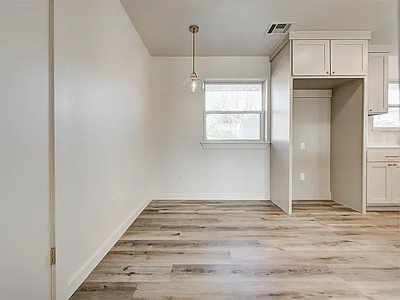 1605 S Broadway Ave — Photo 9