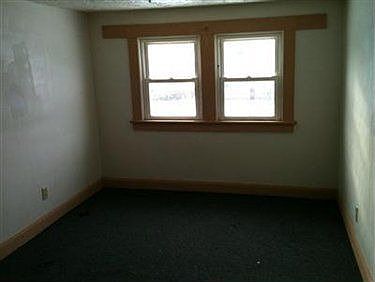 4th image of 270 Hilton Ave