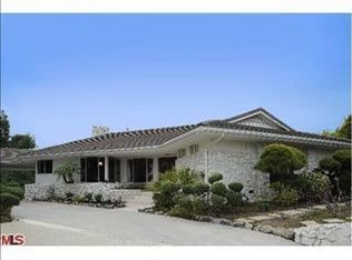 16183 Royal Oak Rd, Encino, CA 91436