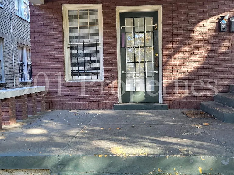 212 N Willett St #2 — Photo 1
