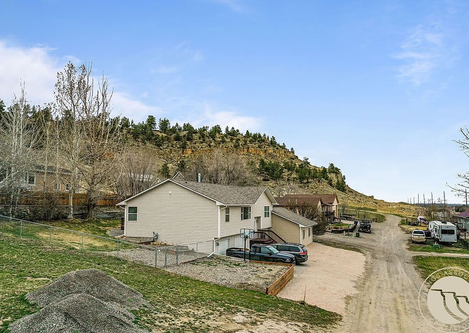 1st image of 15 Rim Rock Dr