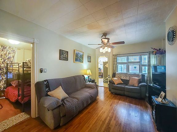 5th image of 3230 46th St