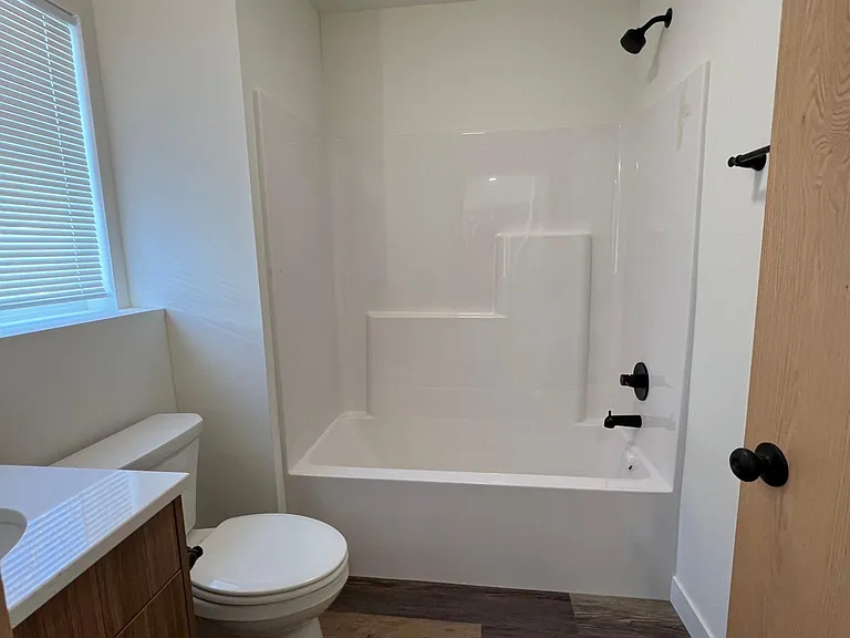 501 Knox Ave N #2 — Photo 12