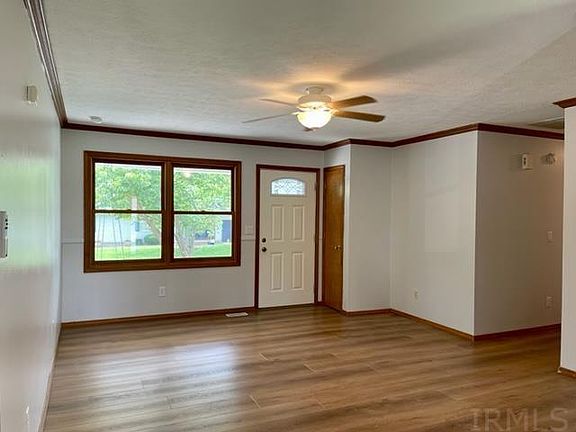 3rd image of 331 W Iroquois Dr