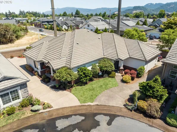 2063 Lake Wind Dr, Eugene, OR 97408