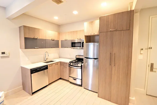 Rented by Bruma Realty LLC | media 19