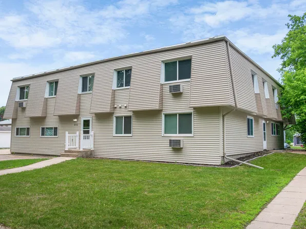 515 Oxford St #1, Grand Forks, ND 58203