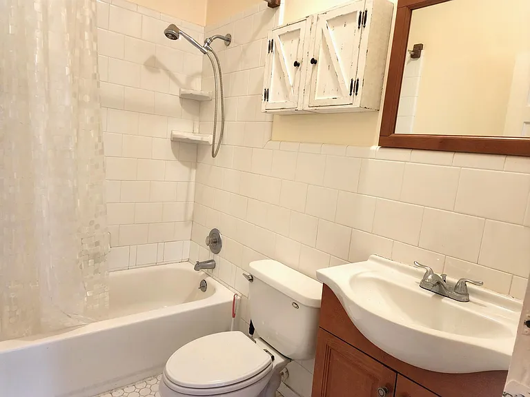 1001 N Ferncreek Ave — Photo 6