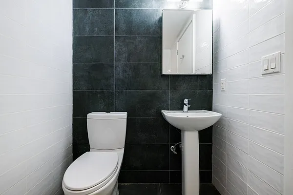 Rented by MNS | media 8