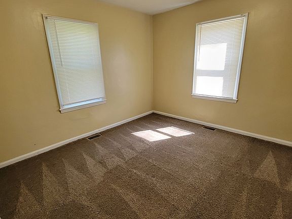 5th image of 2908 E 42nd St