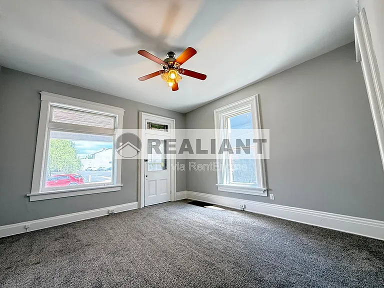 942 Columbia St #1 — Photo 2