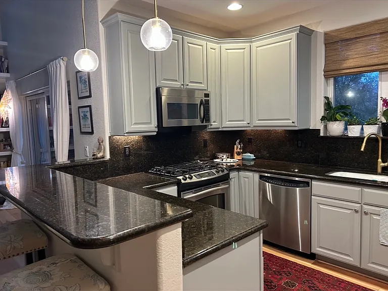 11 Monroe St #203 — Photo 7