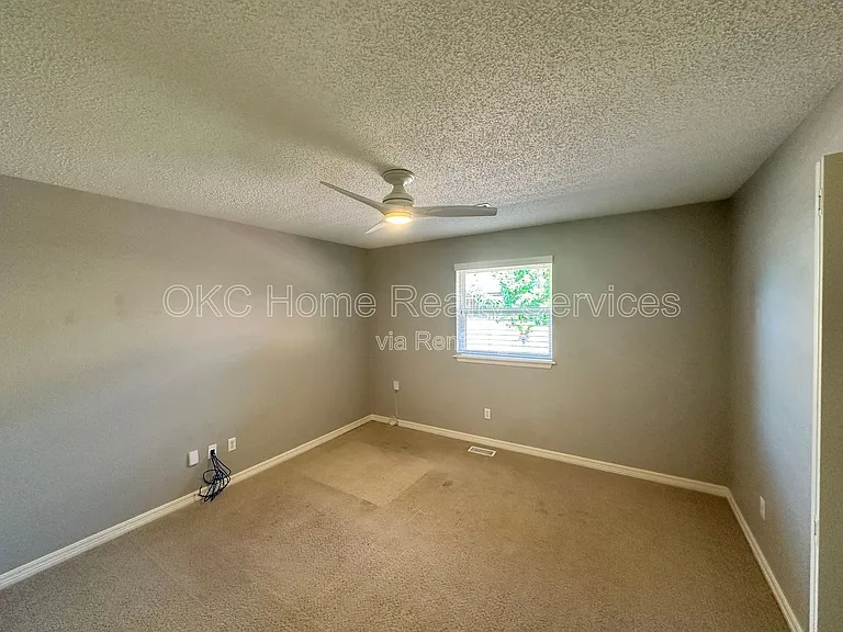 12 SW 100th St — Photo 18