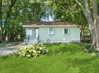 1421 Jefferson St, Lake In The Hills, IL 60156