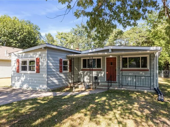 927 S Cypress St, Ottawa, KS 66067