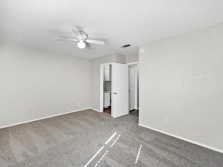 606 Kings Way Dr — Photo 21