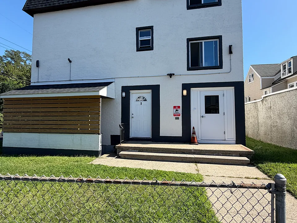 860 Wood Ave #5