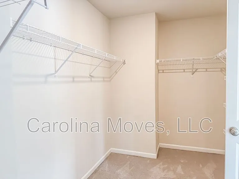 400 Raleighwood Ln — Photo 15