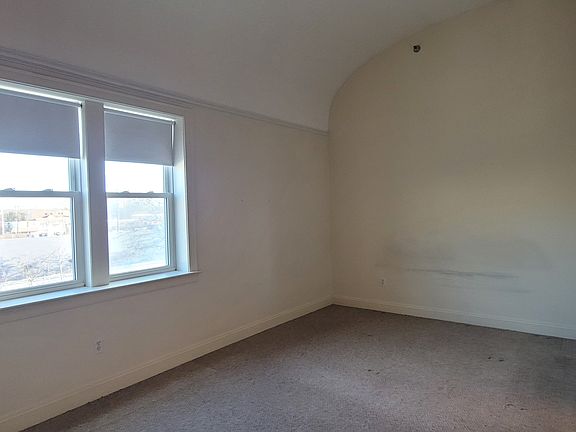 3rd image of 33 Randolph St