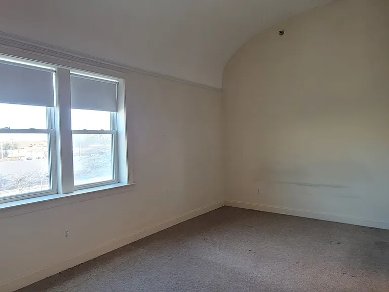 33 Randolph St — Photo 1