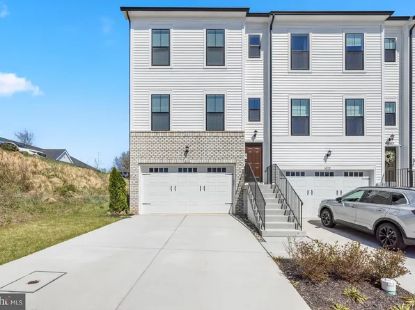 2132 Peace Lily Ln, Frederick, MD 21702