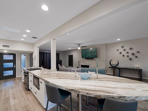 5th image of 46105 Burroweed Ln