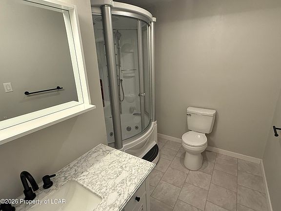 3rd image of 1 Circle Dr