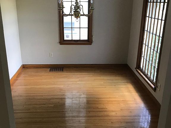 4th image of 624 Oliver Ave S