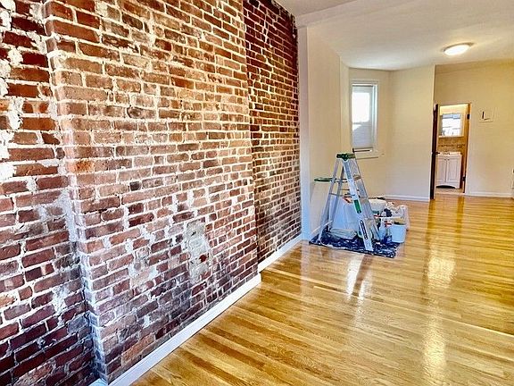 4th image of 421 E 72nd St APT 5D