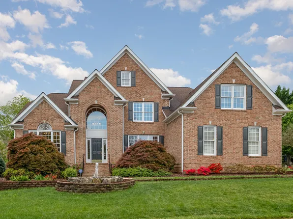 9201 Club Hill Dr, Raleigh, NC 27617