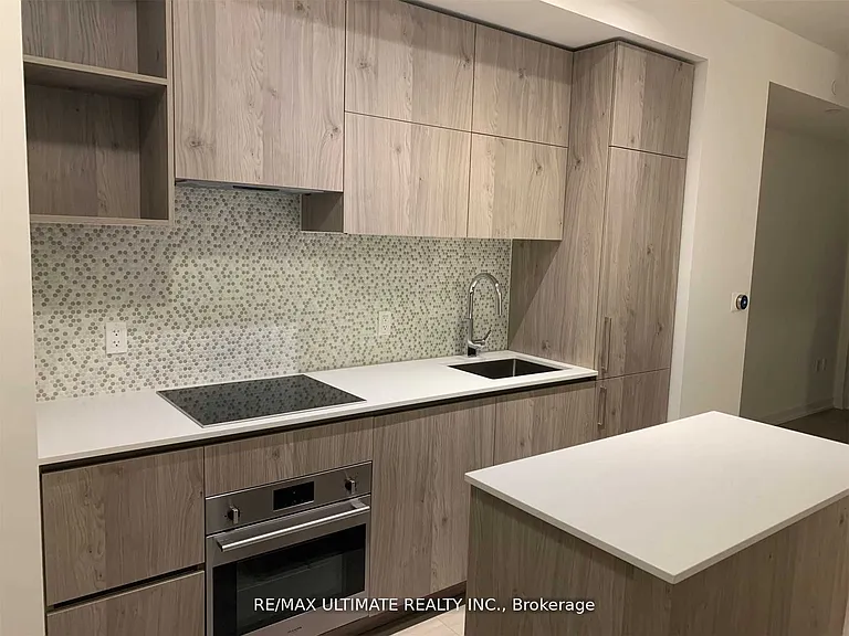 1 Yorkville Ave #1907 — Photo 5