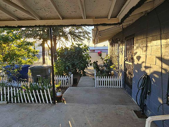 2nd image of 402 E Travis St