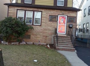 207 Oak St, East Orange, NJ 07018