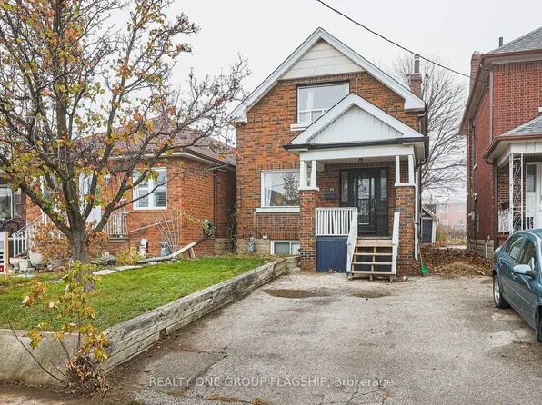 30 Bowie Ave, Toronto, ON M6E 2P1