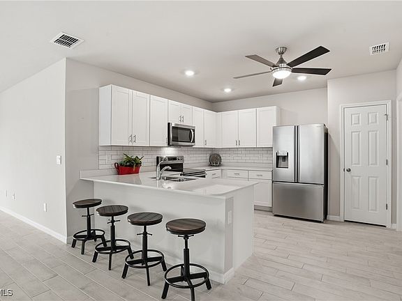 3rd image of 20684 Plumwood Loop